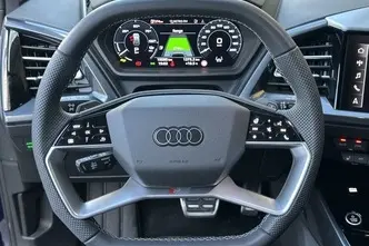 Audi Q4, 210 kW, электричество, автомат, полный привод