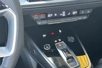 Audi Q4, 210 kW, электричество, автомат, полный привод