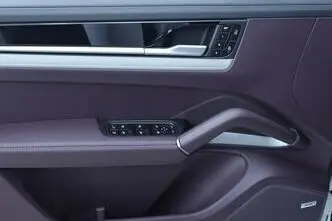 Porsche Cayenne, 3.0, 346 kW, гибрид, автомат, полный привод