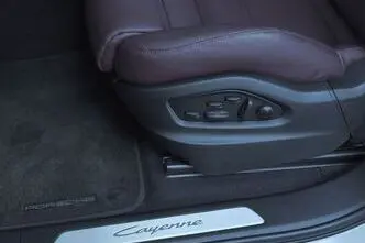 Porsche Cayenne, 3.0, 346 kW, гибрид, автомат, полный привод