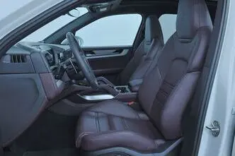 Porsche Cayenne, 3.0, 346 kW, гибрид, автомат, полный привод