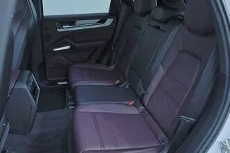 Porsche Cayenne, 3.0, 346 kW, гибрид, автомат, полный привод