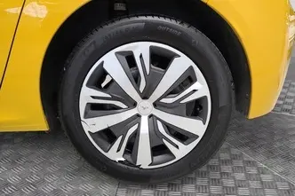 Peugeot 208, 1.2, 74 kW, bensiin, automaat, esivedu