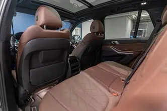 BMW X5, 4.4, 390 kW, bensiin, automaat, nelikvedu