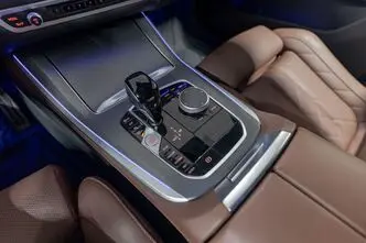 BMW X5, 4.4, 390 kW, bensiin, automaat, nelikvedu