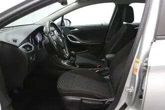 Opel Astra, 1.6, 100 kW, дизель, механическая, передний привод