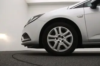 Opel Astra, 1.6, 100 kW, дизель, механическая, передний привод
