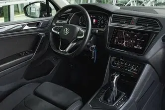 Volkswagen Tiguan, 1.4, 180 kW, бензин, автомат, передний привод