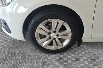Peugeot 308, 1.2, 96 kW, bensiin, automaat, esivedu