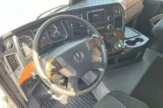 Mercedes-Benz Actros, 375 kW, diesel, automatic