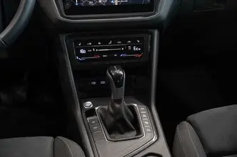 Volkswagen Tiguan, 1.4, 115 kW, подключаемый гибрид, автомат, передний привод