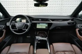 Audi e-tron, 300 kW, elekter, automaat, nelikvedu
