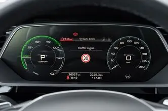 Audi e-tron, 300 kW, elekter, automaat, nelikvedu