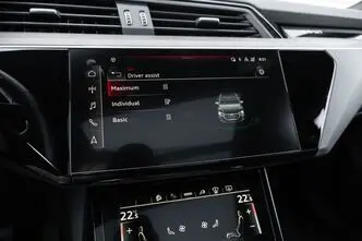 Audi e-tron, 300 kW, elekter, automaat, nelikvedu