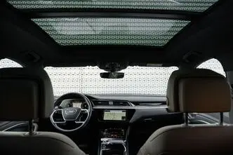 Audi e-tron, 300 kW, elekter, automaat, nelikvedu