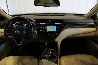 Toyota Camry, 2.5, 131 kW, гибрид, автомат, передний привод