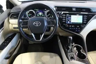 Toyota Camry, 2.5, 131 kW, гибрид, автомат, передний привод