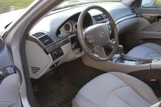 Mercedes-Benz E 280, 3.0, 170 kW, petrol, automatic, rear-wheel drive