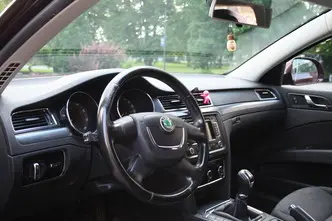 Škoda Superb, 1.4, 92 kW, bensiin, manuaal, esivedu