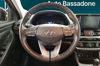 Hyundai i30, 1.5, 117 kW, гибрид, автомат, передний привод