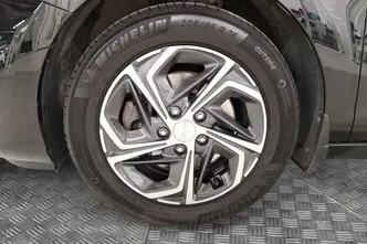Hyundai i30, 1.5, 117 kW, гибрид, автомат, передний привод