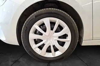 Opel Corsa, elekter, automaat, esivedu