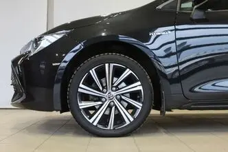 Toyota Corolla, 1.8, 72 kW, hybrid, automatic, front-wheel drive