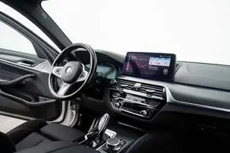 BMW 520, 2.0, 140 kW, дизель, автомат, полный привод