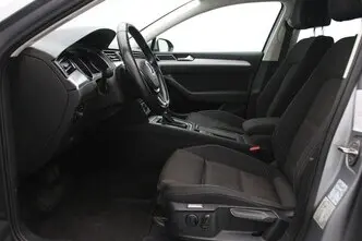 Volkswagen Passat, 1.6, 88 kW, diisel, automaat, esivedu