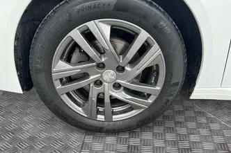 Peugeot 208, 1.2, 74 kW, bensiin, automaat, esivedu