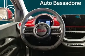 Fiat 500e, 87 kW, elekter, automaat, esivedu