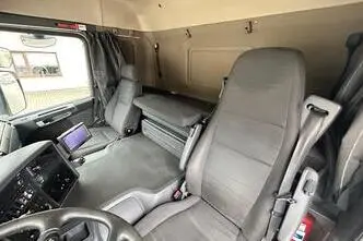 Scania P450, 331 kW, дизель, автомат