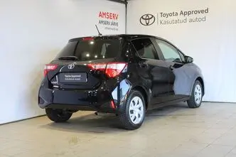 Toyota Yaris, 1.5, 82 kW, petrol, manual, front-wheel drive