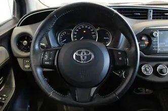 Toyota Yaris, 1.5, 82 kW, petrol, manual, front-wheel drive