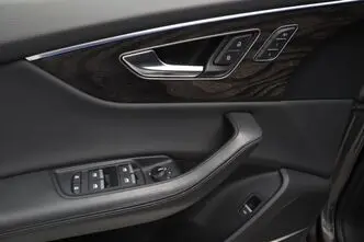 Audi Q8, automaat, nelikvedu