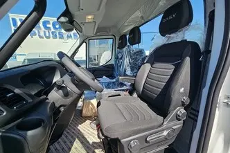 Iveco Daily, manuaal, tagavedu