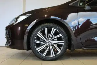 Toyota Corolla, 1.2, 85 kW, бензин, автомат, передний привод