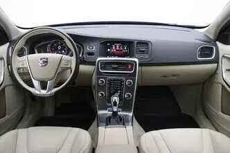 Volvo V60, 2.4, 162 kW, plug-in hybrid, automatic, four-wheel drive