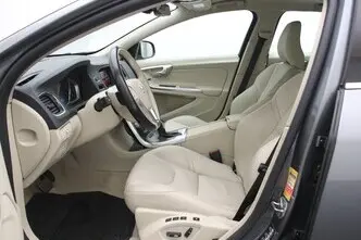 Volvo V60, 2.4, 162 kW, plug-in hybrid, automatic, four-wheel drive