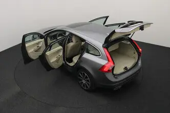 Volvo V60, 2.4, 162 kW, plug-in hybrid, automatic, four-wheel drive