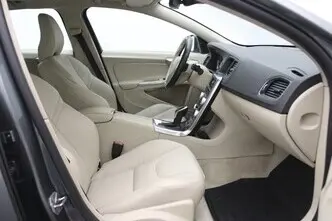 Volvo V60, 2.4, 162 kW, plug-in hybrid, automatic, four-wheel drive