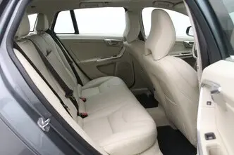 Volvo V60, 2.4, 162 kW, plug-in hybrid, automatic, four-wheel drive