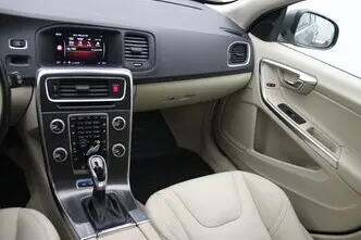 Volvo V60, 2.4, 162 kW, plug-in hybrid, automatic, four-wheel drive