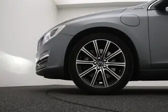 Volvo V60, 2.4, 162 kW, plug-in hybrid, automatic, four-wheel drive