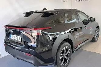 Toyota bZ4X, 118 kW, электричество, полный привод