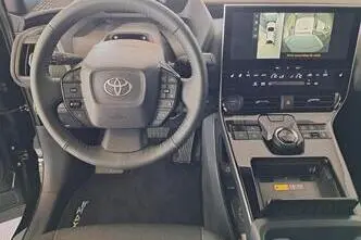 Toyota bZ4X, 118 kW, электричество, полный привод