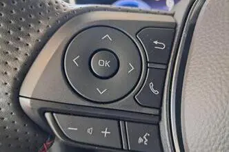 Toyota Corolla, 1.8, 72 kW, гибрид, автомат, передний привод