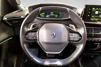 Peugeot 2008, 1.5, 96 kW, diesel, automatic, front-wheel drive