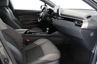 Toyota C-HR, 1.8, 72 kW, гибрид, автомат, передний привод
