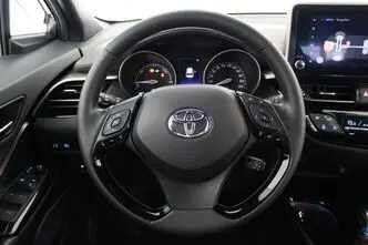 Toyota C-HR, 1.8, 72 kW, гибрид, автомат, передний привод